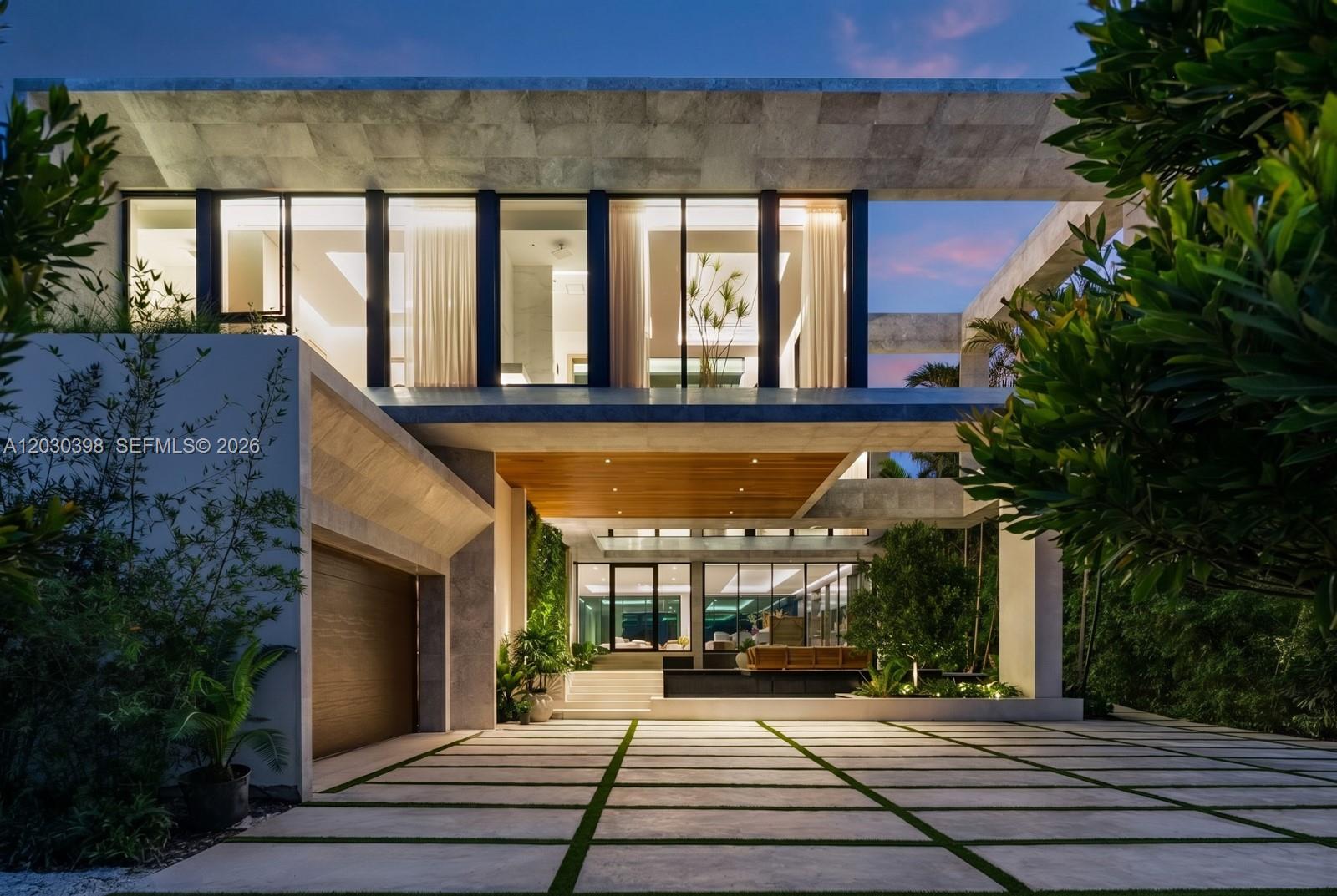 360 S Hibiscus Dr Miami Beach, FL 33139