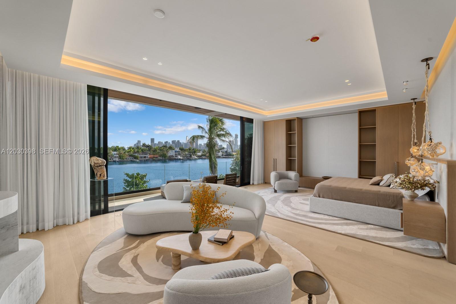 360 S Hibiscus Dr Miami Beach, FL 33139