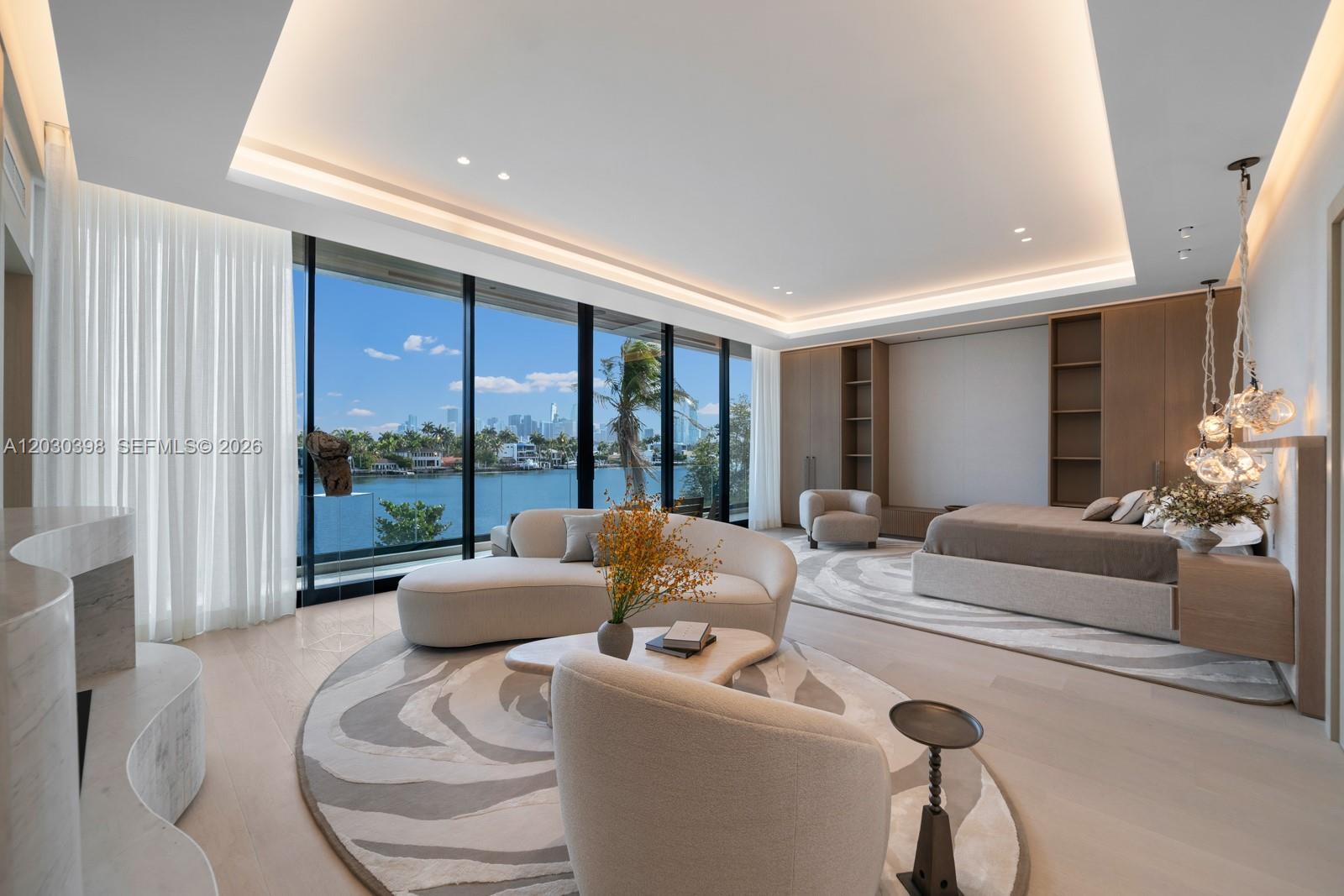 360 S Hibiscus Dr Miami Beach, FL 33139
