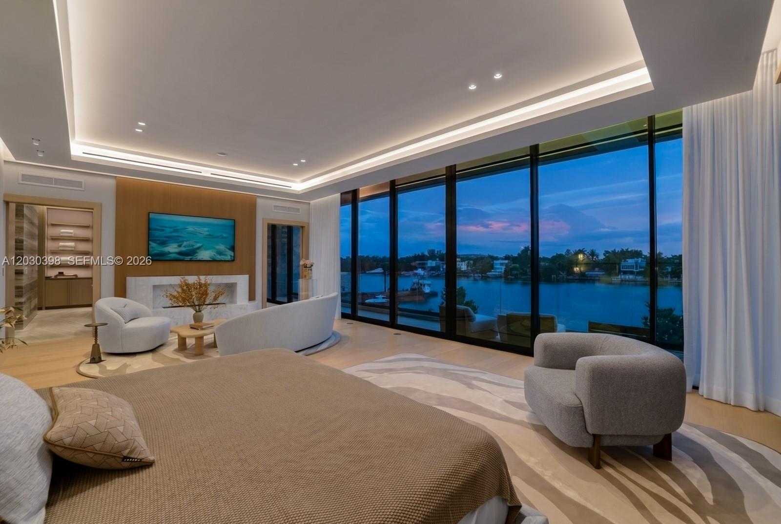 360 S Hibiscus Dr Miami Beach, FL 33139