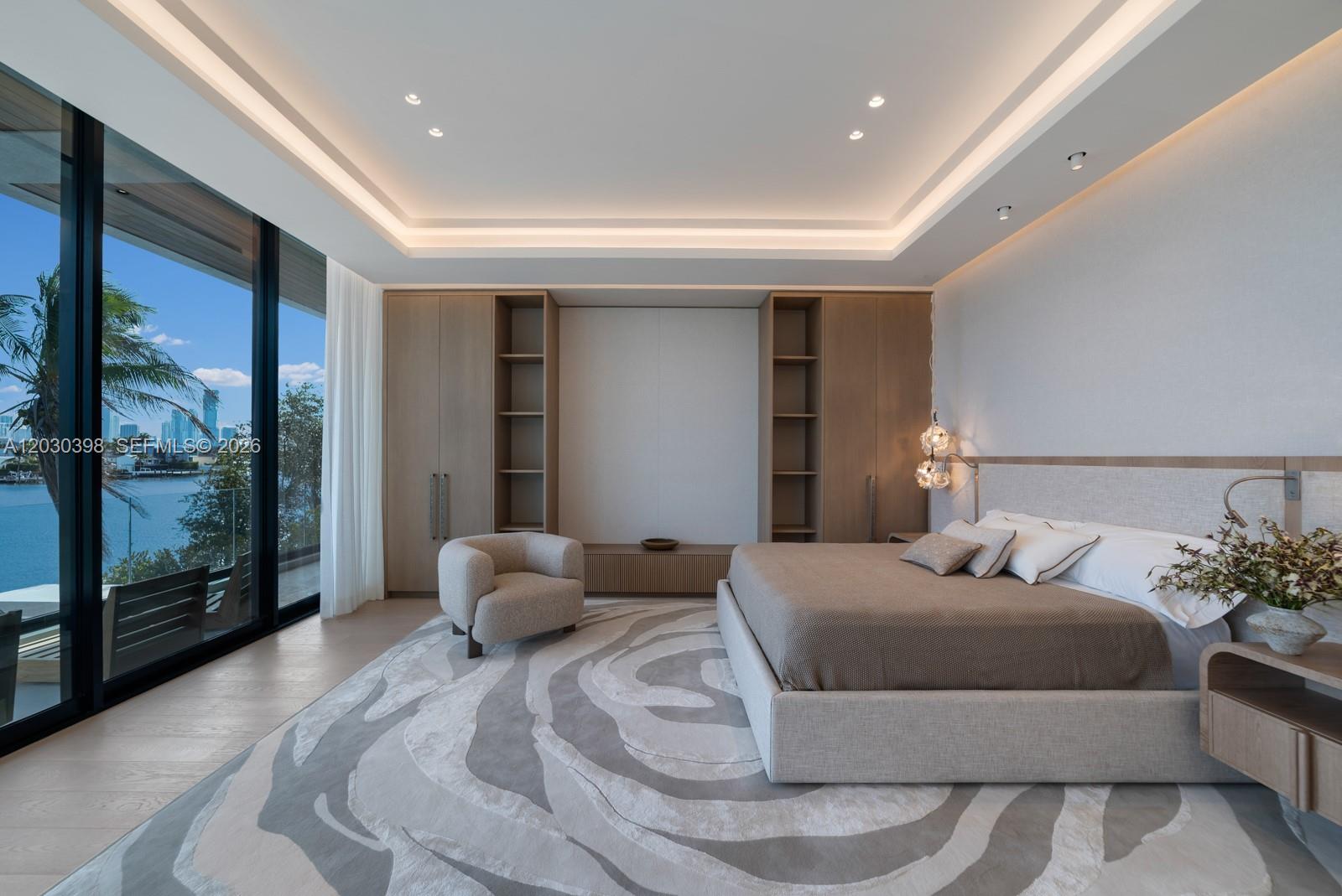 360 S Hibiscus Dr Miami Beach, FL 33139