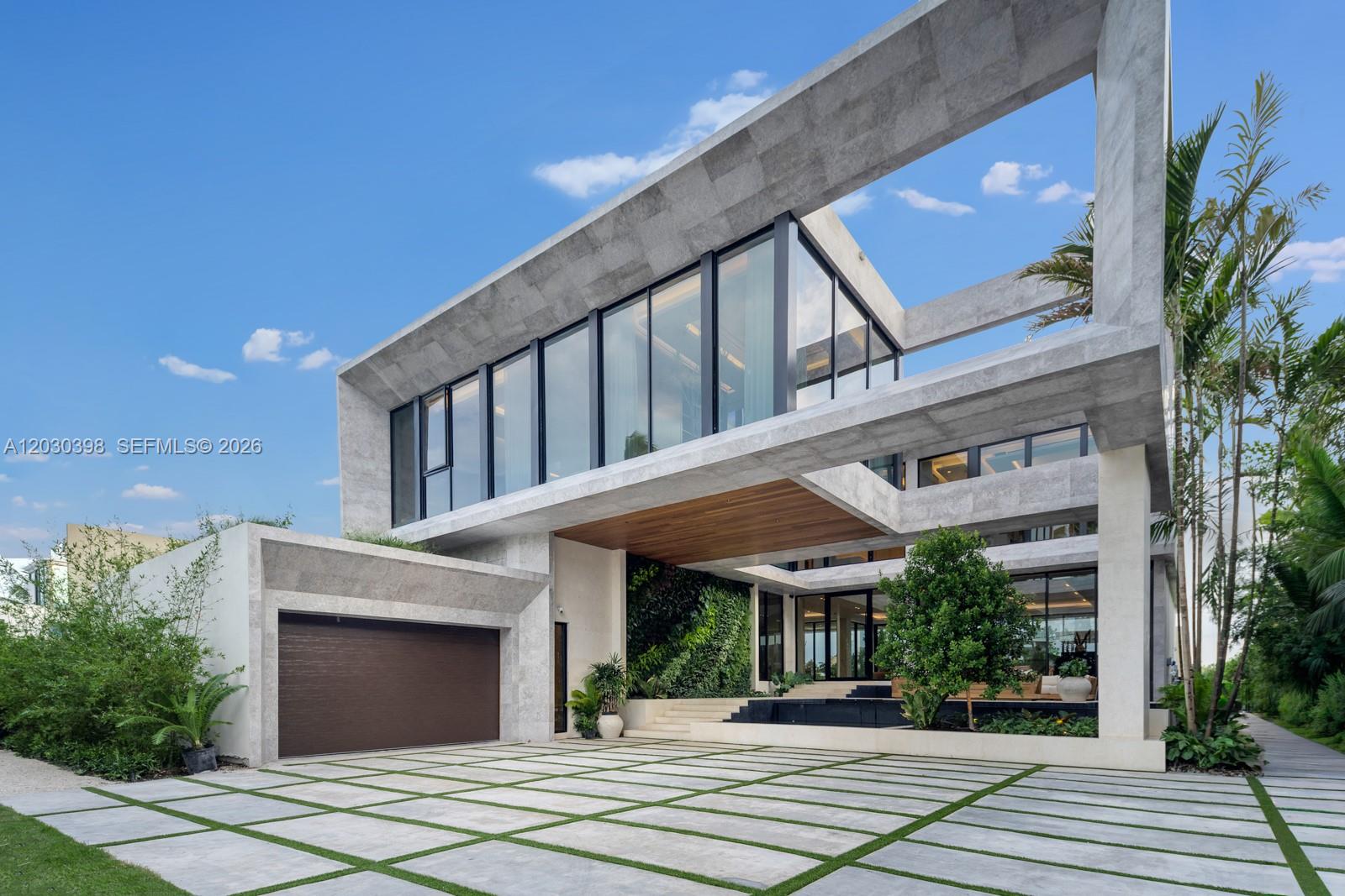 360 S Hibiscus Dr Miami Beach, FL 33139