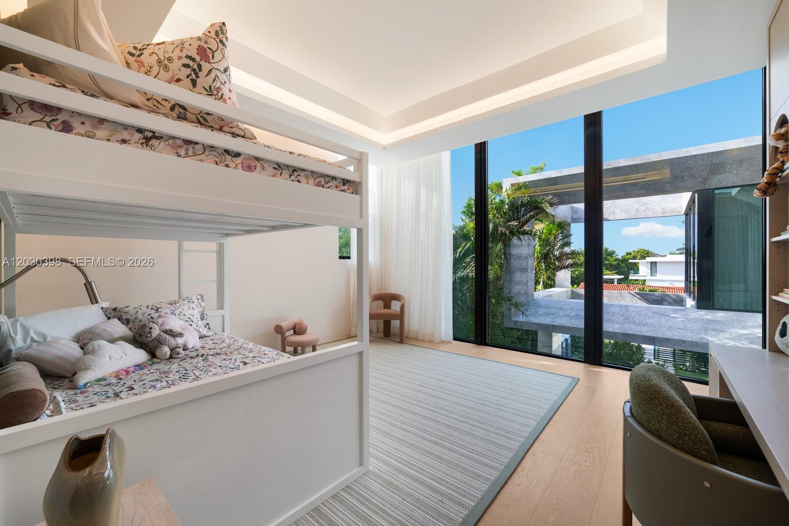 360 S Hibiscus Dr Miami Beach, FL 33139