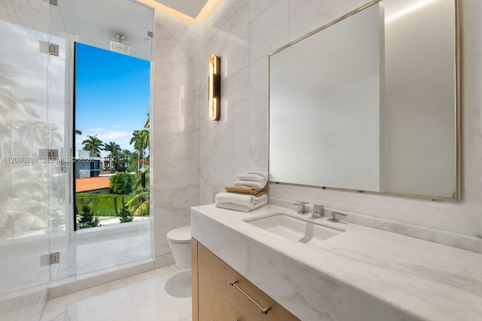 360 S Hibiscus Dr Miami Beach, FL 33139