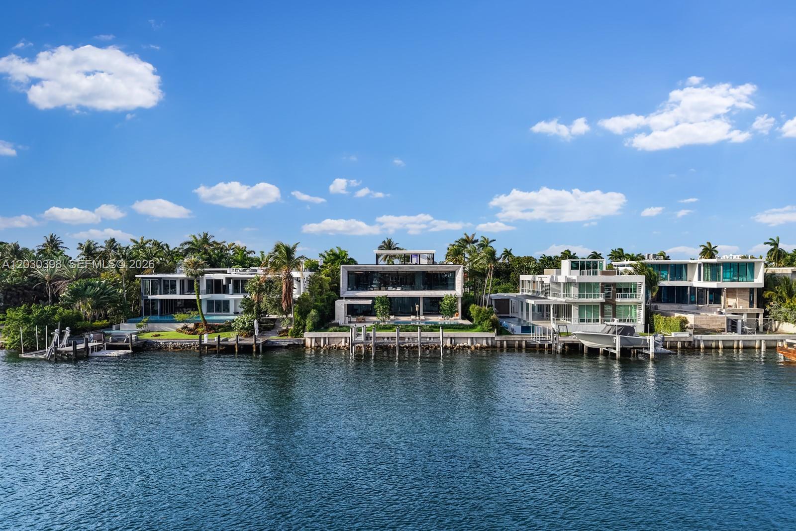 360 S Hibiscus Dr Miami Beach, FL 33139