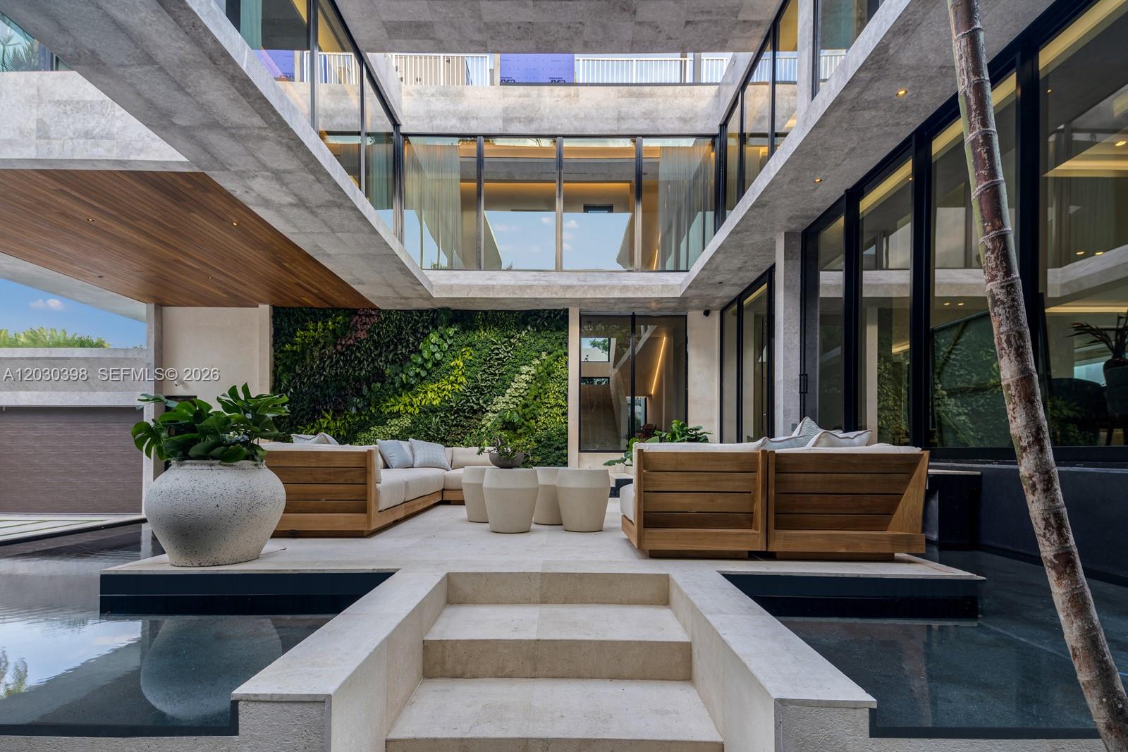 360 S Hibiscus Dr Miami Beach, FL 33139