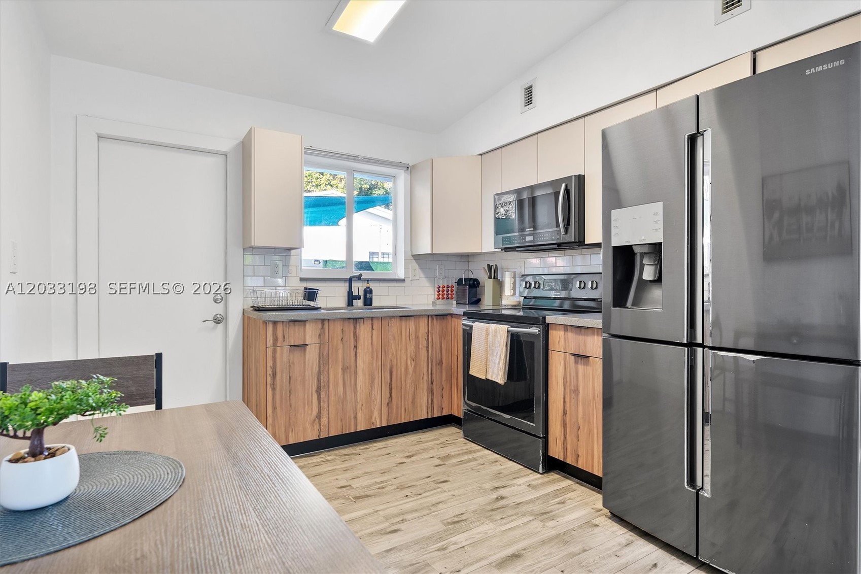 4282 NW 1st Ave Miami, FL 33127