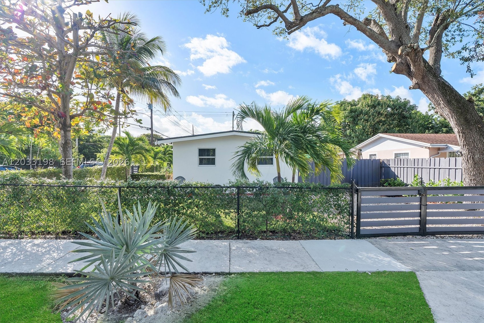 4282 NW 1st Ave Miami, FL 33127