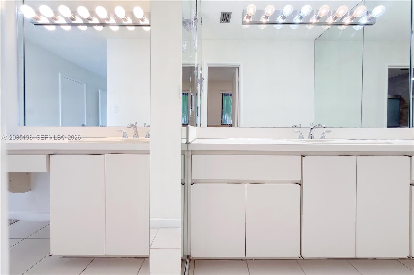 5002 SW 72nd Miami, FL 33155