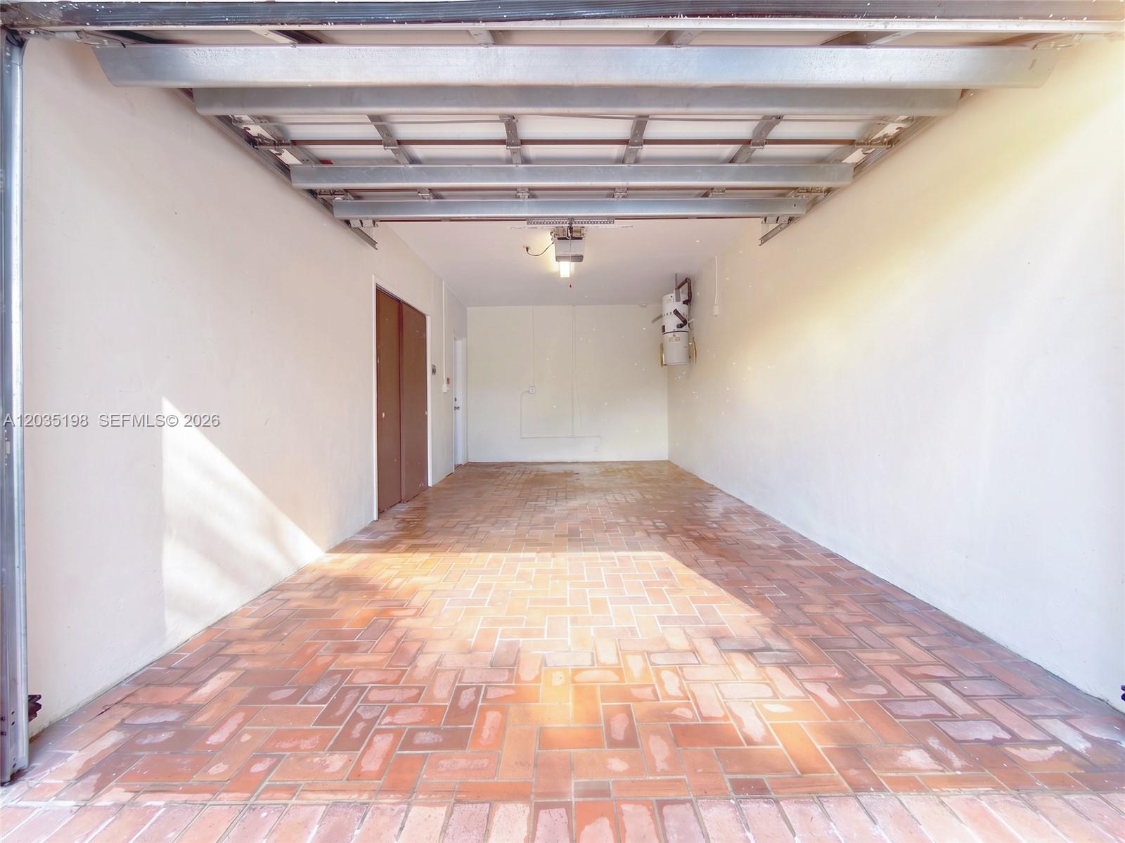 5002 SW 72nd Miami, FL 33155