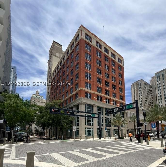 111 E Flagler St #806