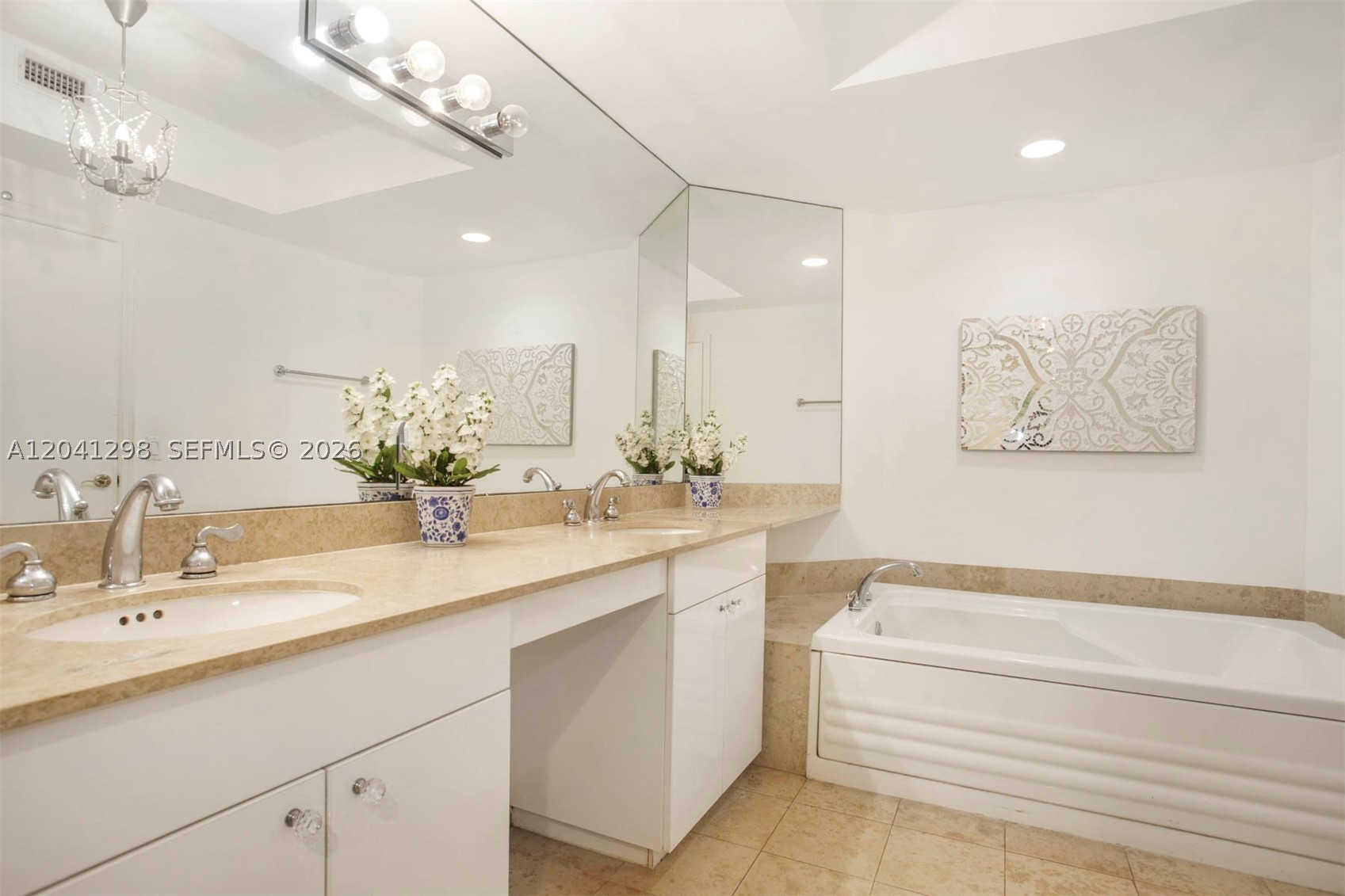4775 Collins Ave #2508 Miami Beach, FL 33140