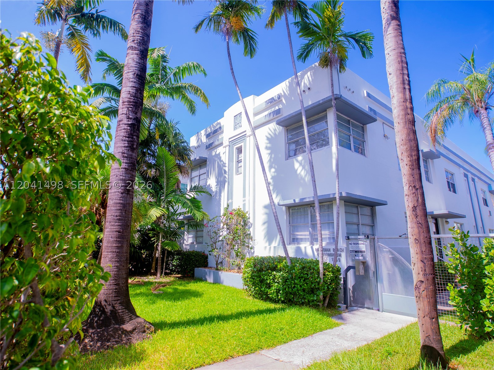1559 Meridian Ave #208