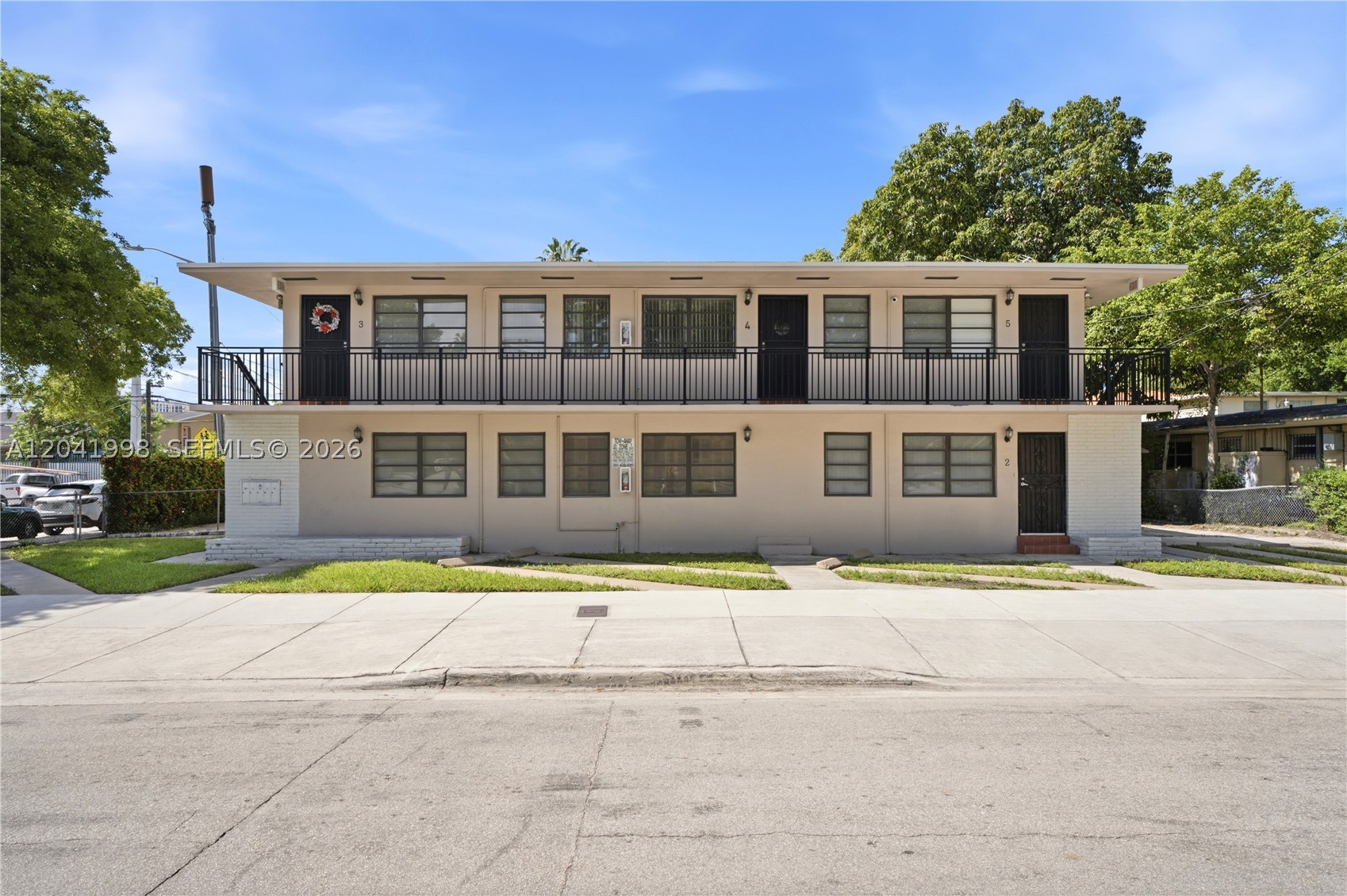 443 SW 4th Ave Miami, FL 33130