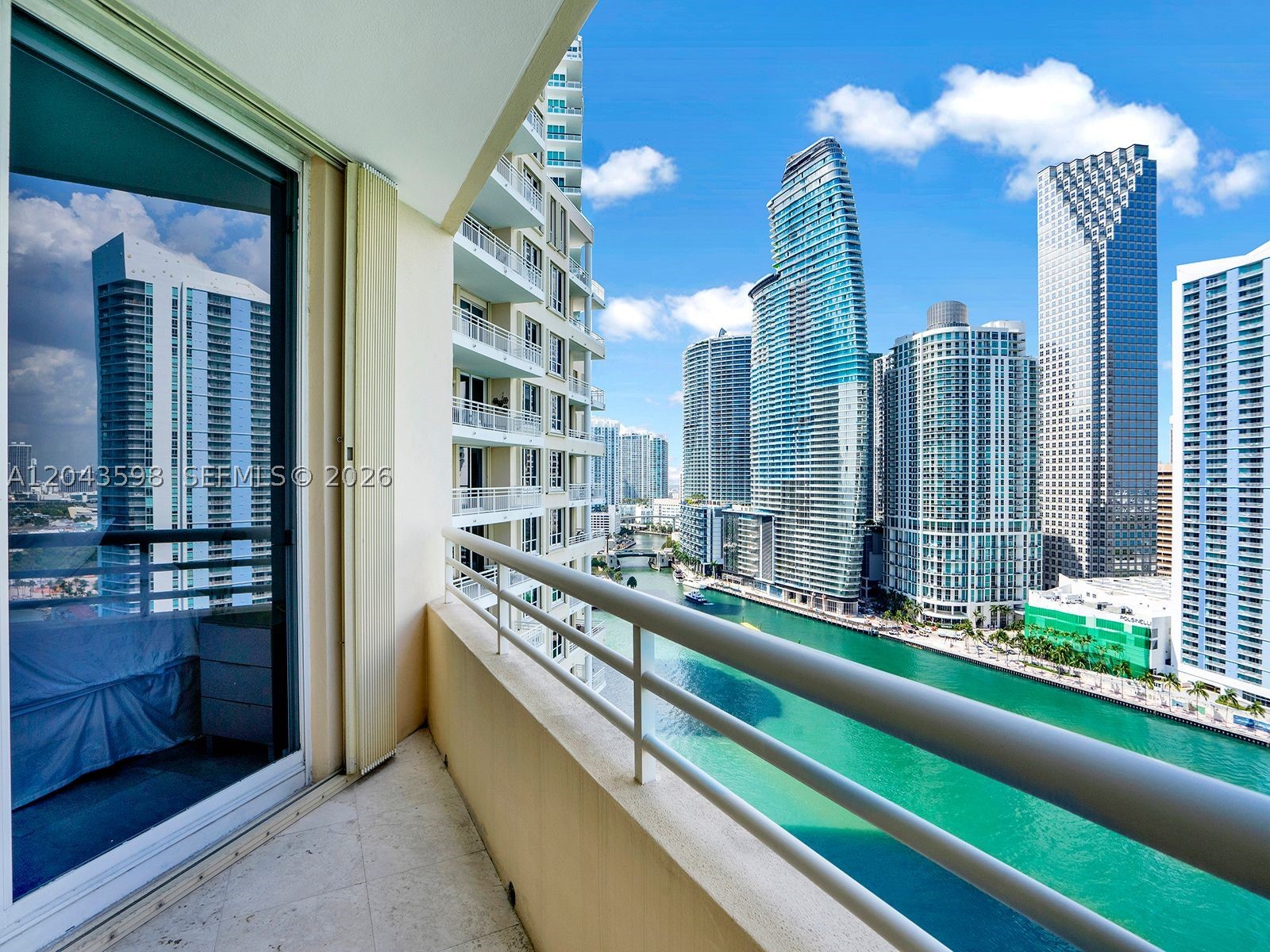 888 Brickell Key Dr #2412 Miami, FL 33131