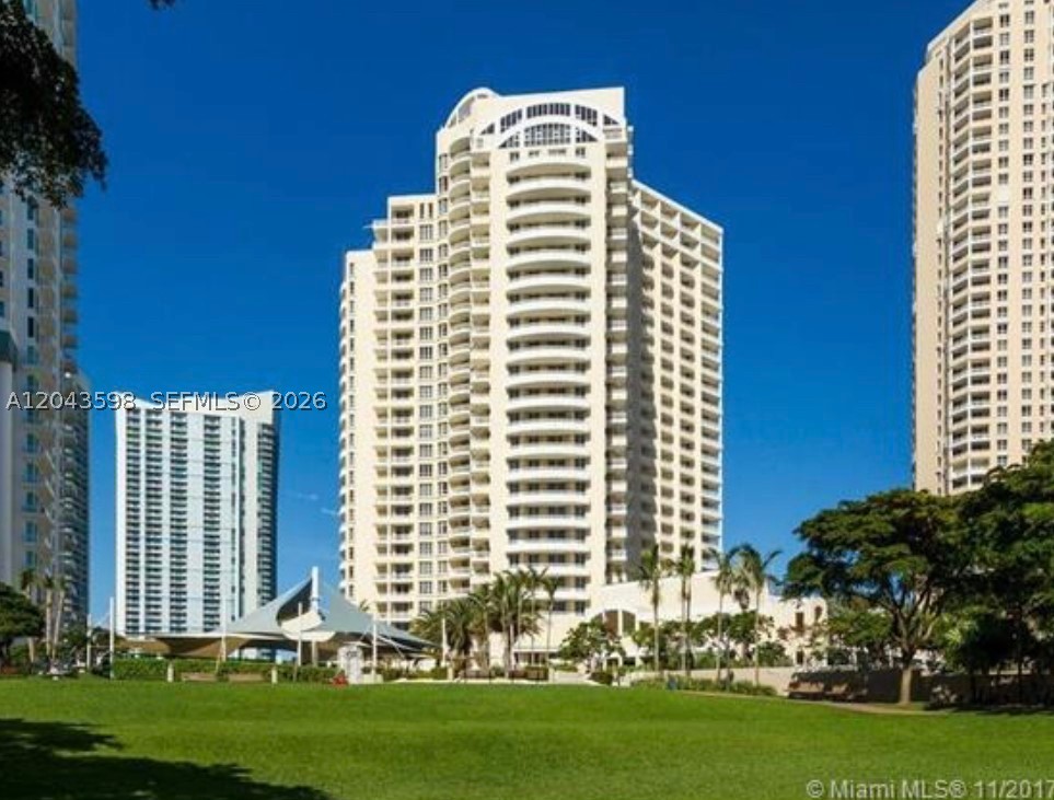 888 Brickell Key Dr #2412 Miami, FL 33131