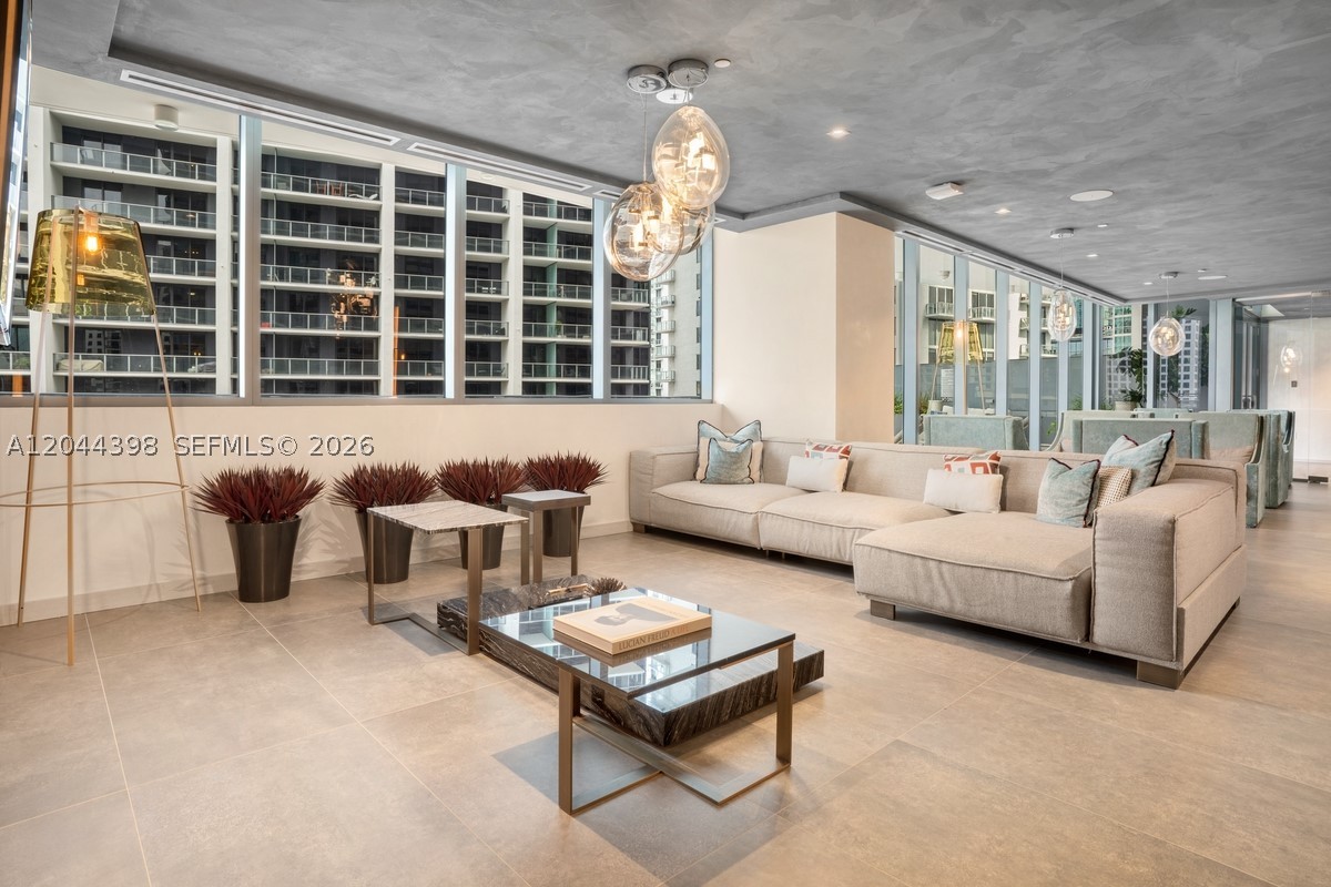 image Brickell Flatiron9