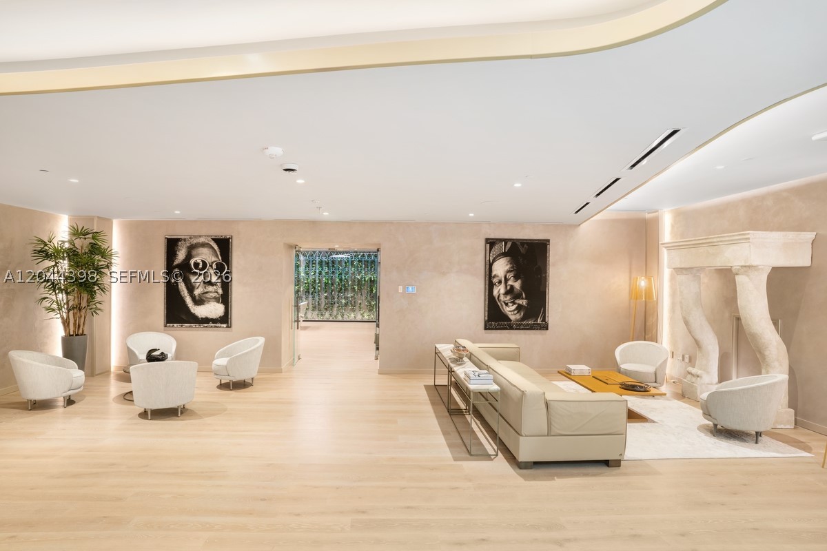 image Brickell Flatiron4