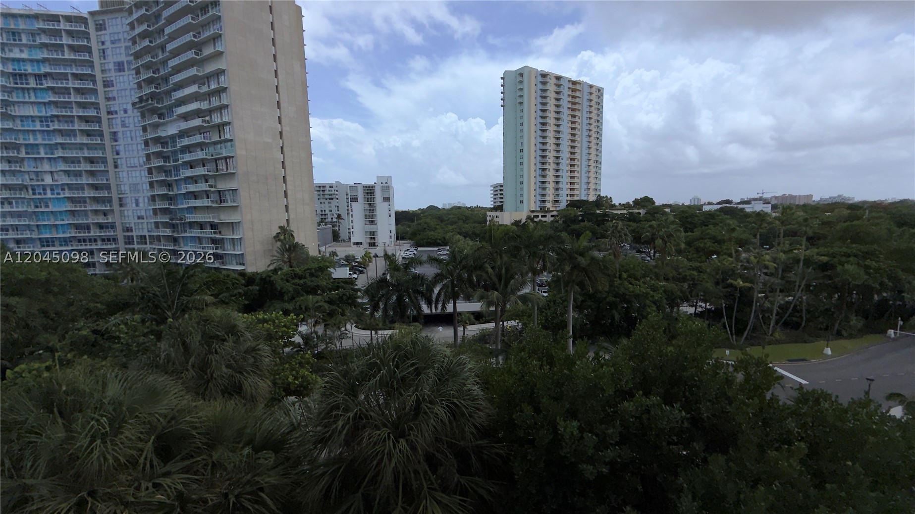 image Brickell Bay Club35