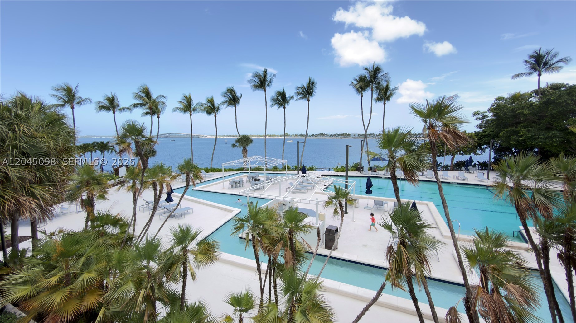 image Brickell Bay Club38