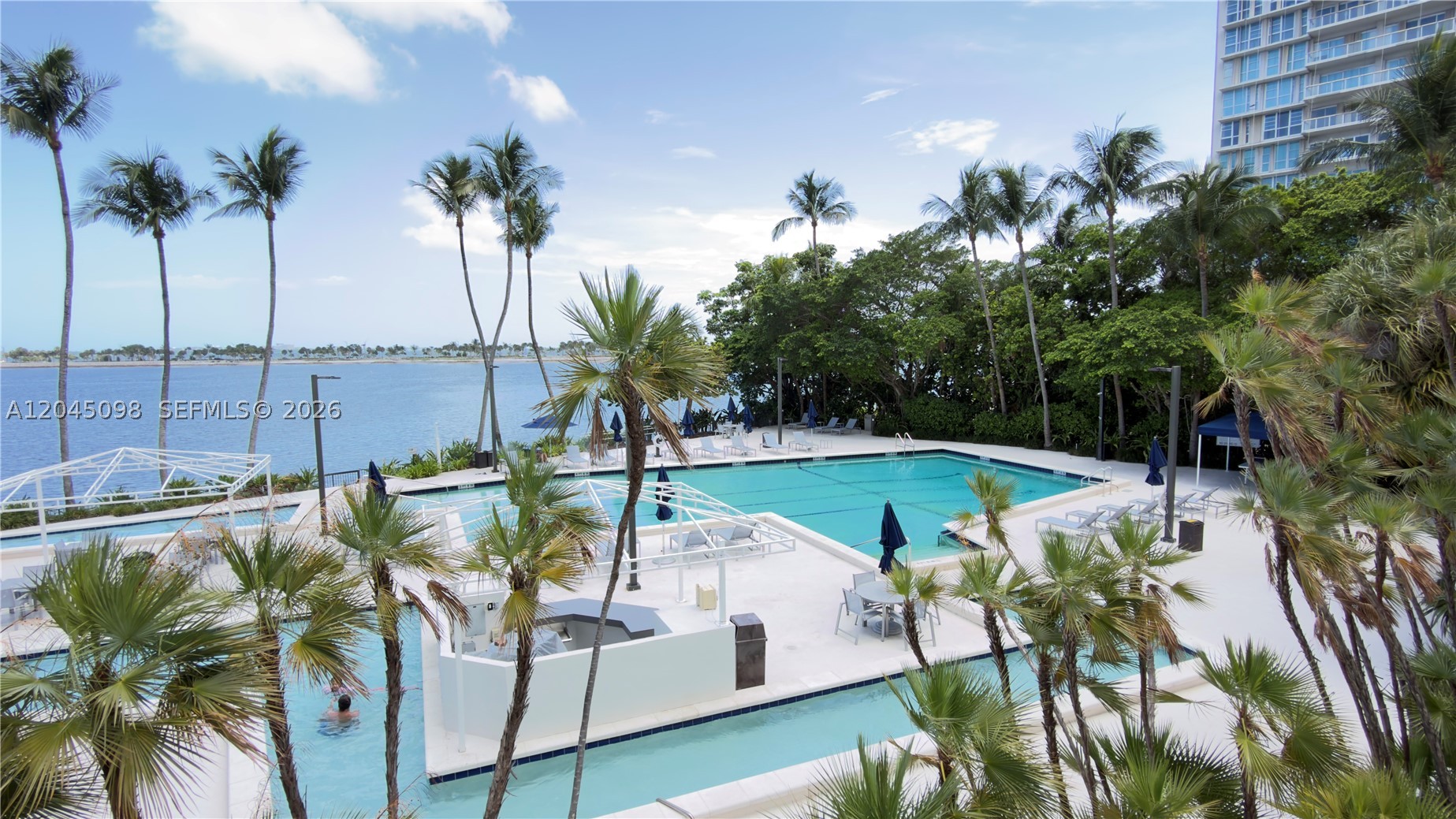 image Brickell Bay Club40