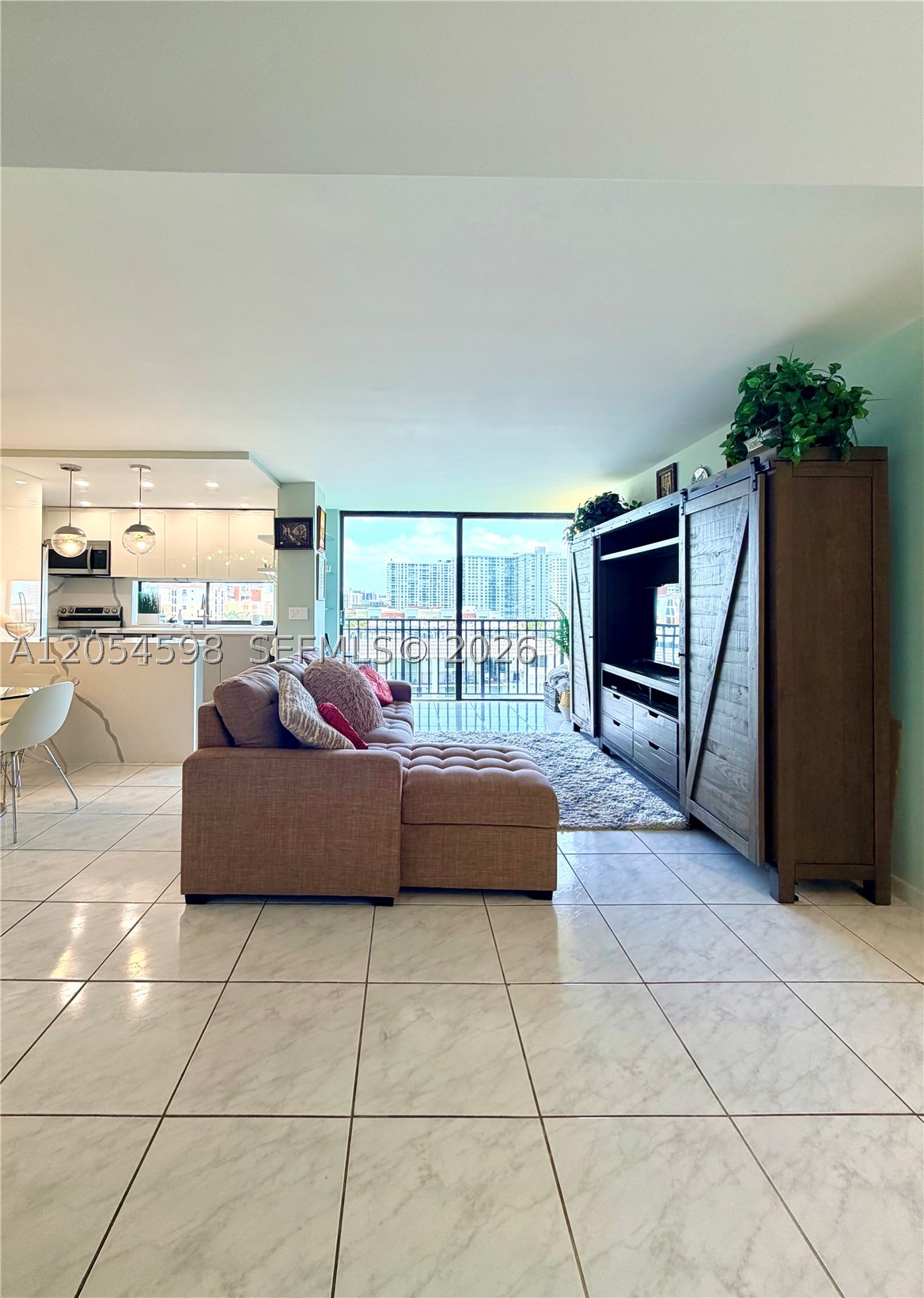 17021 N Bay Rd #802