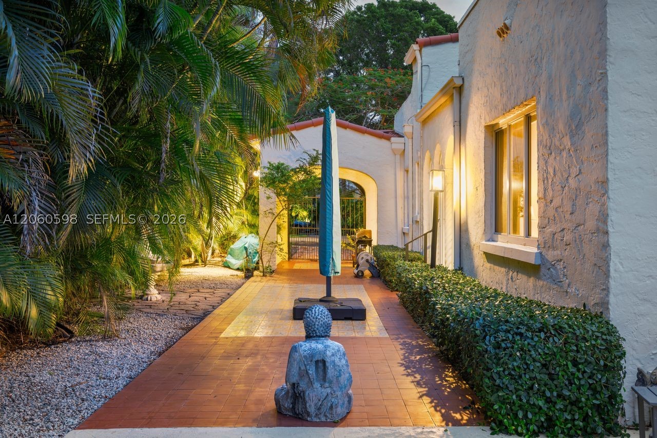 1042 Sorolla Ave Coral Gables, FL 33134