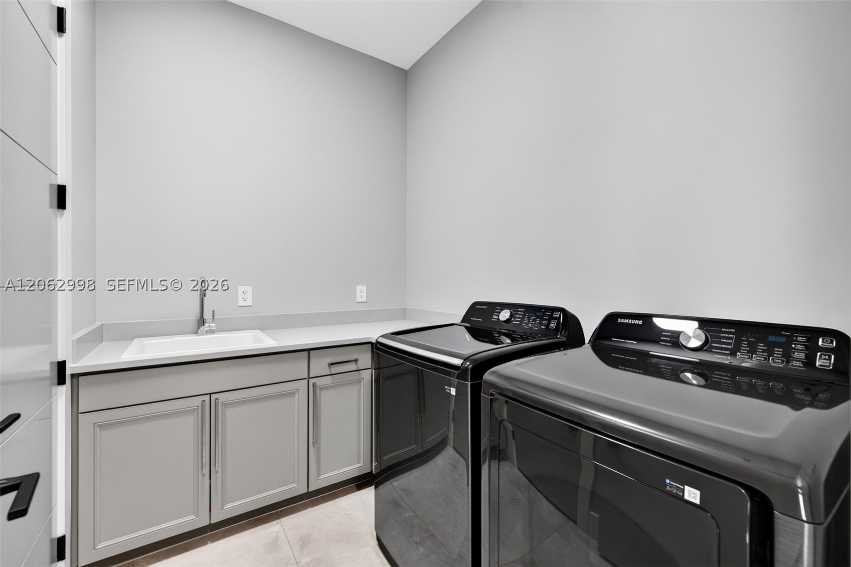 1004 SW 5th Pl Fort Lauderdale, FL 33312