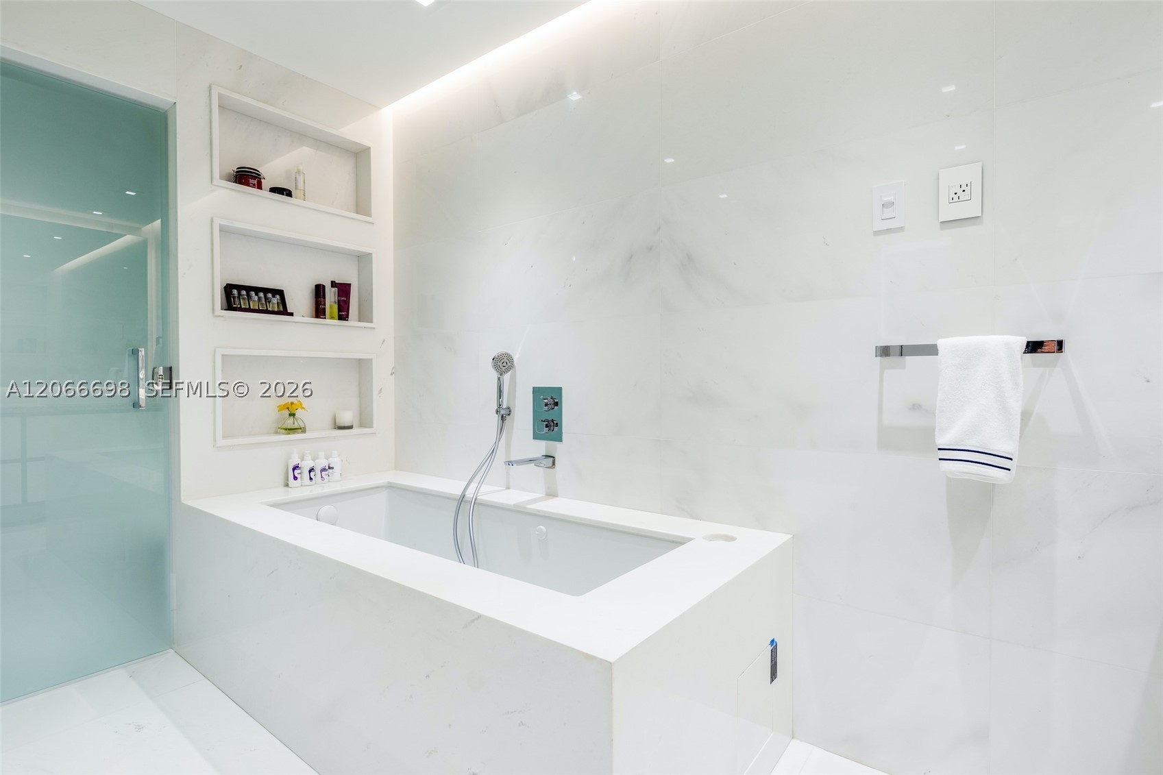 360 Ocean Dr #804S Key Biscayne, FL 33149