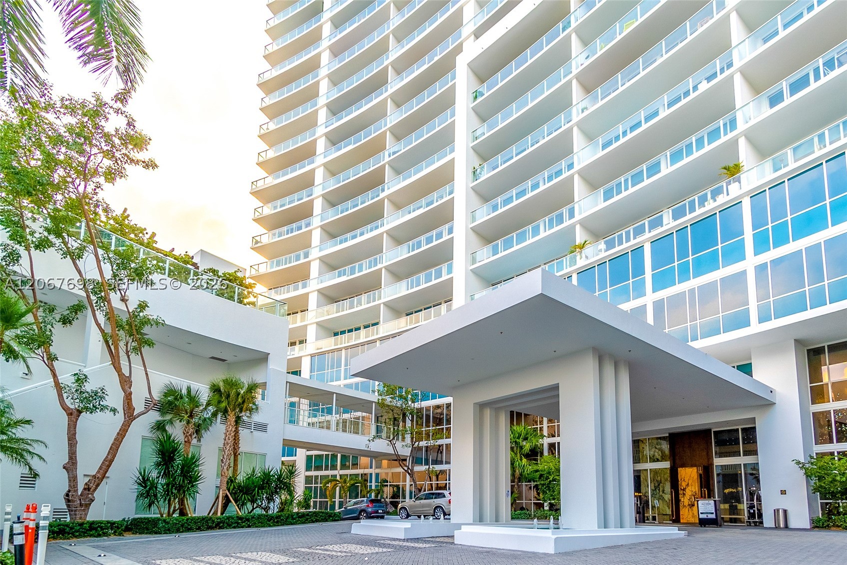 image Paramount Bay13