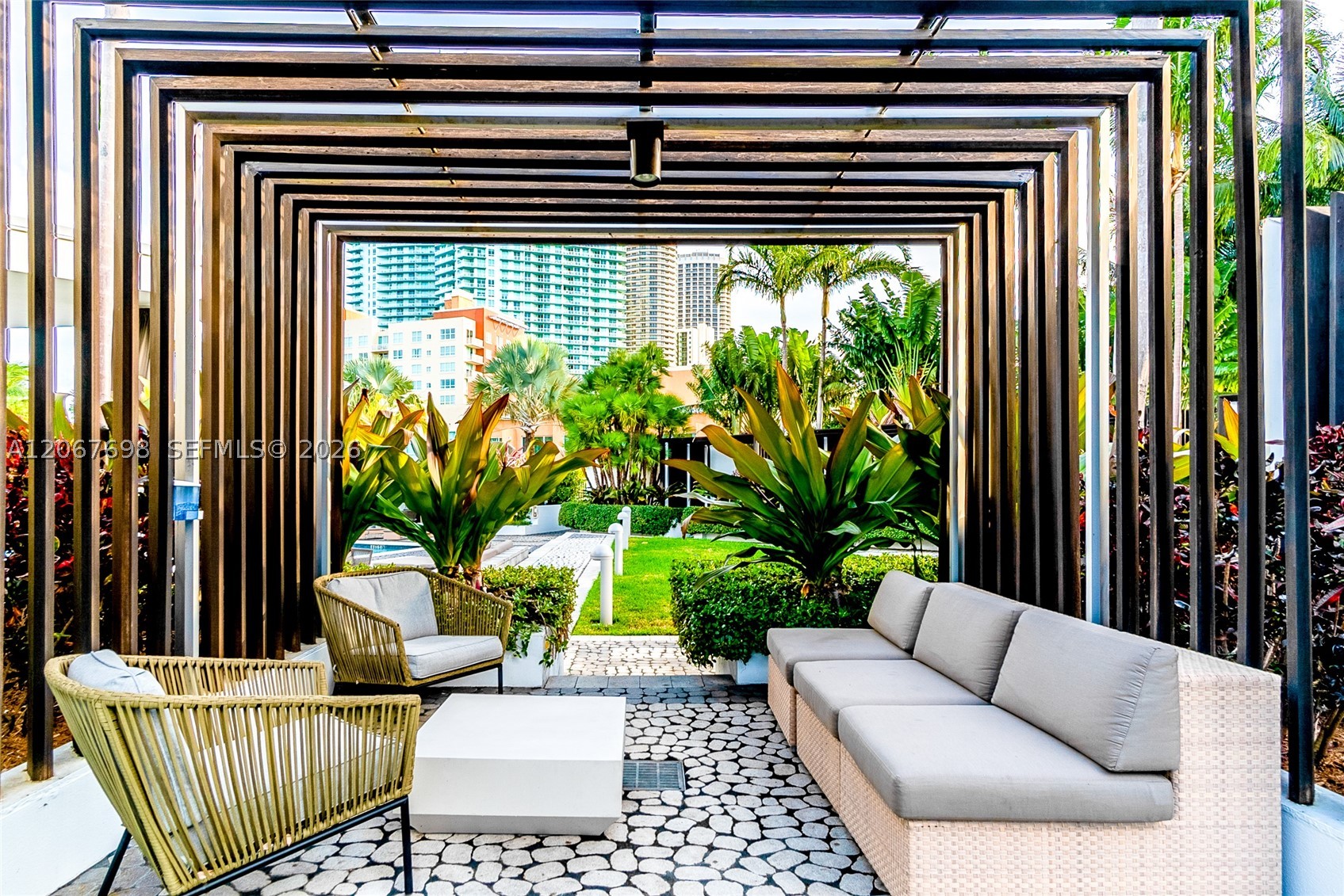 image Paramount Bay18
