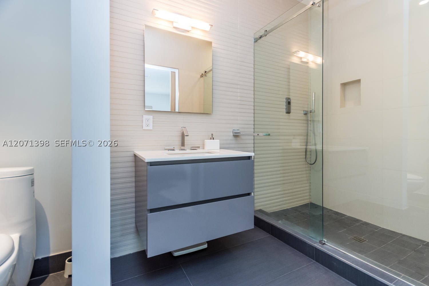 455 E Dilido Dr Miami Beach, FL 33139