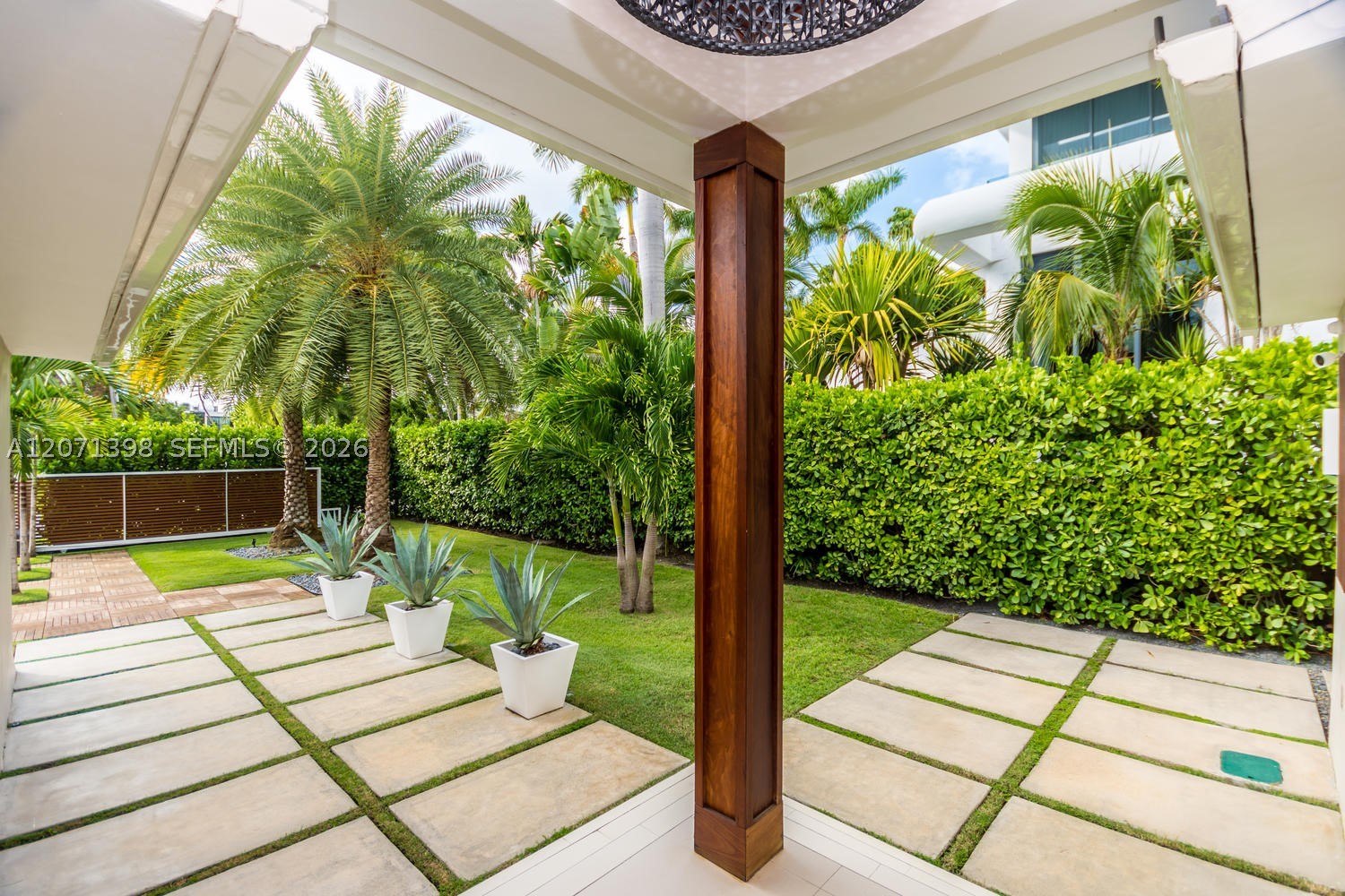 455 E Dilido Dr Miami Beach, FL 33139