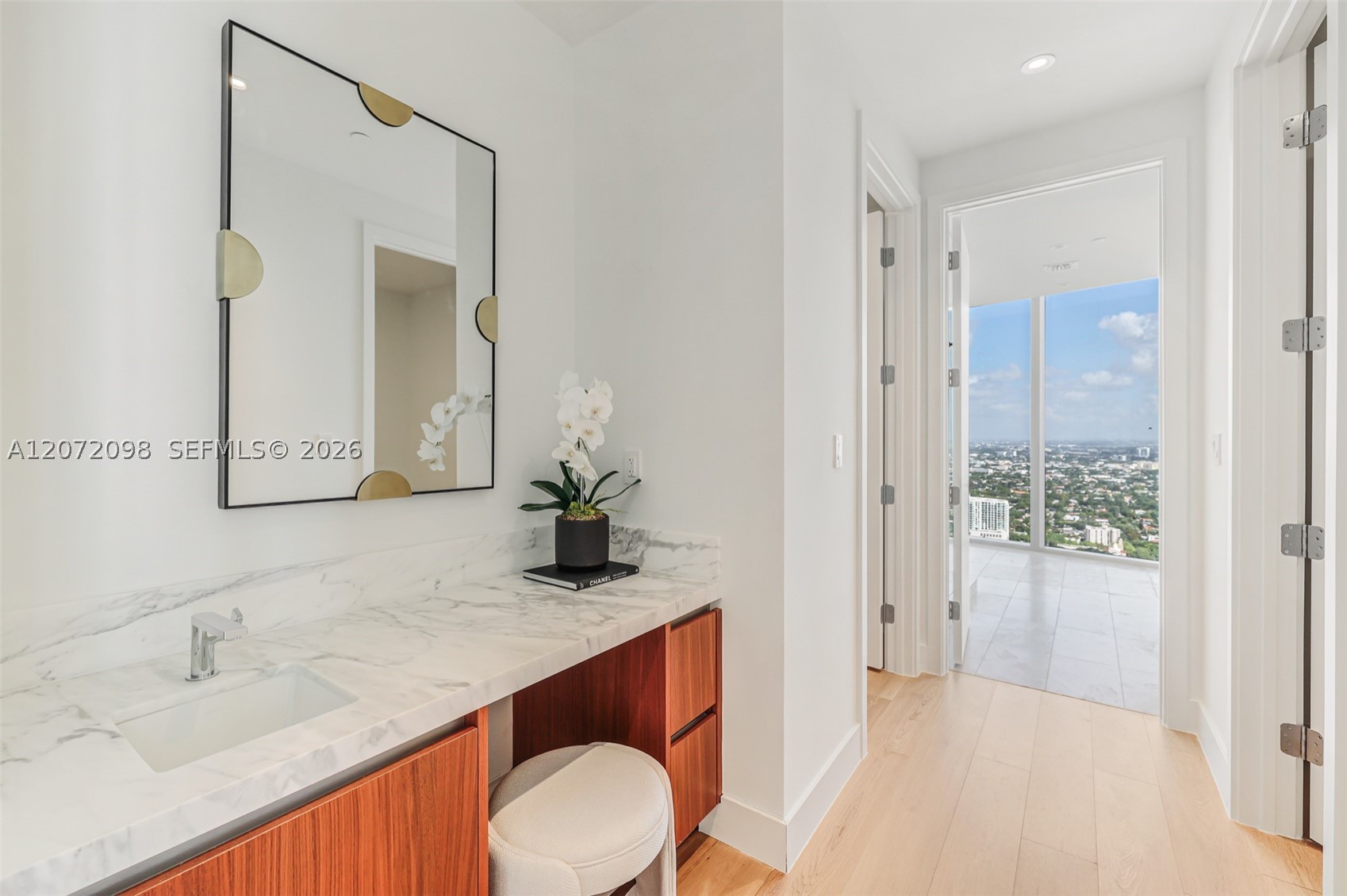 175 SE 25th Rd #PH4301 Miami, FL 33129