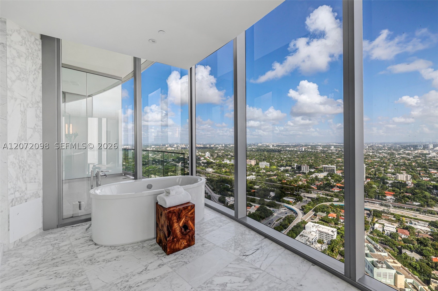 175 SE 25th Rd #PH4301 Miami, FL 33129