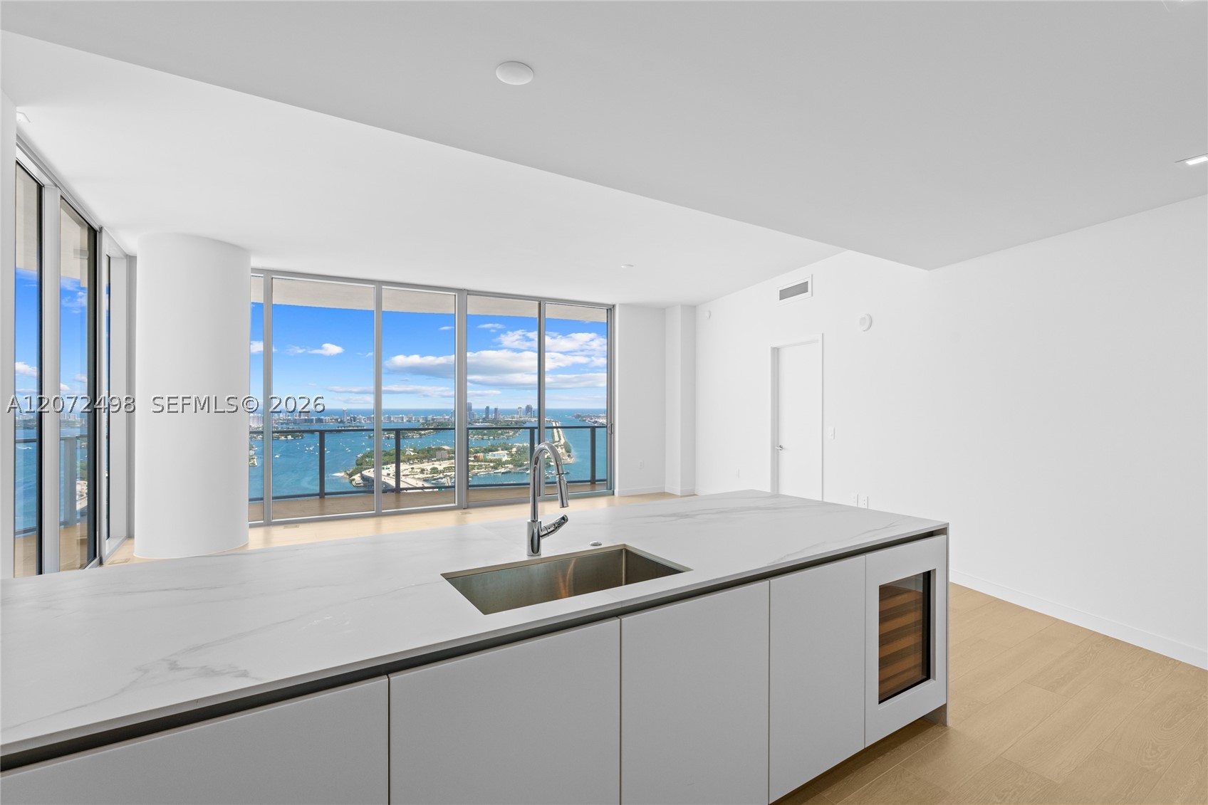 1400 Biscayne Blvd #4206 Miami, FL 33132