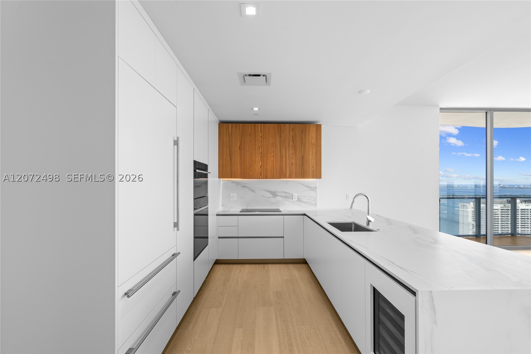 1400 Biscayne Blvd #4206 Miami, FL 33132