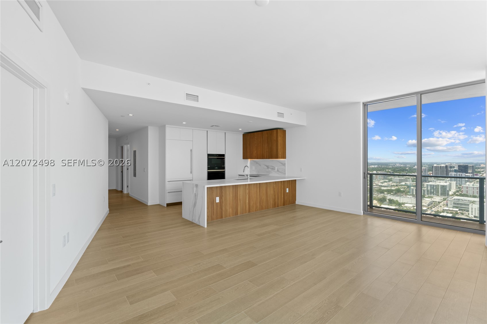 1400 Biscayne Blvd #4206 Miami, FL 33132
