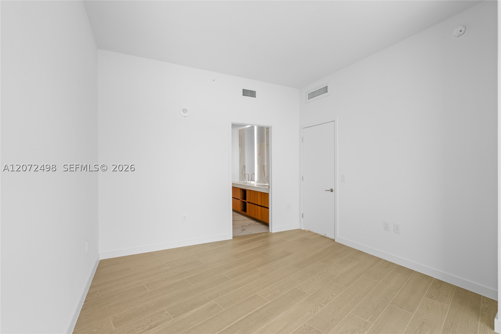1400 Biscayne Blvd #4206 Miami, FL 33132