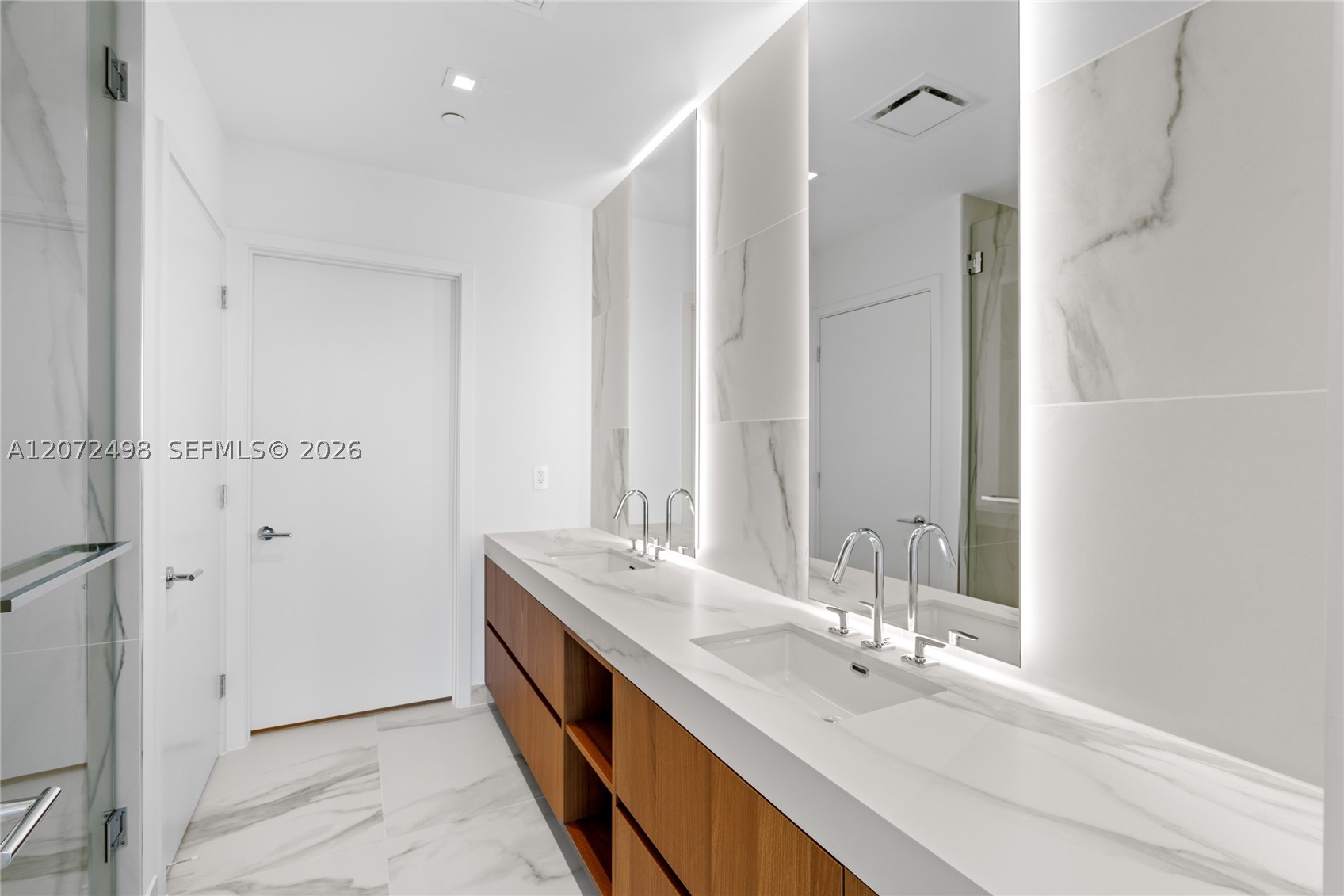 1400 Biscayne Blvd #4206 Miami, FL 33132