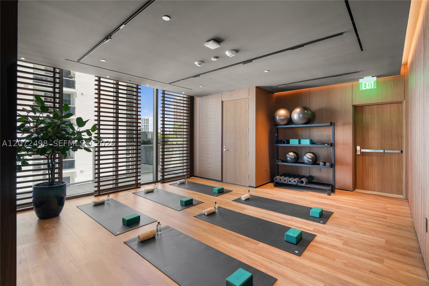 1400 Biscayne Blvd #4206 Miami, FL 33132