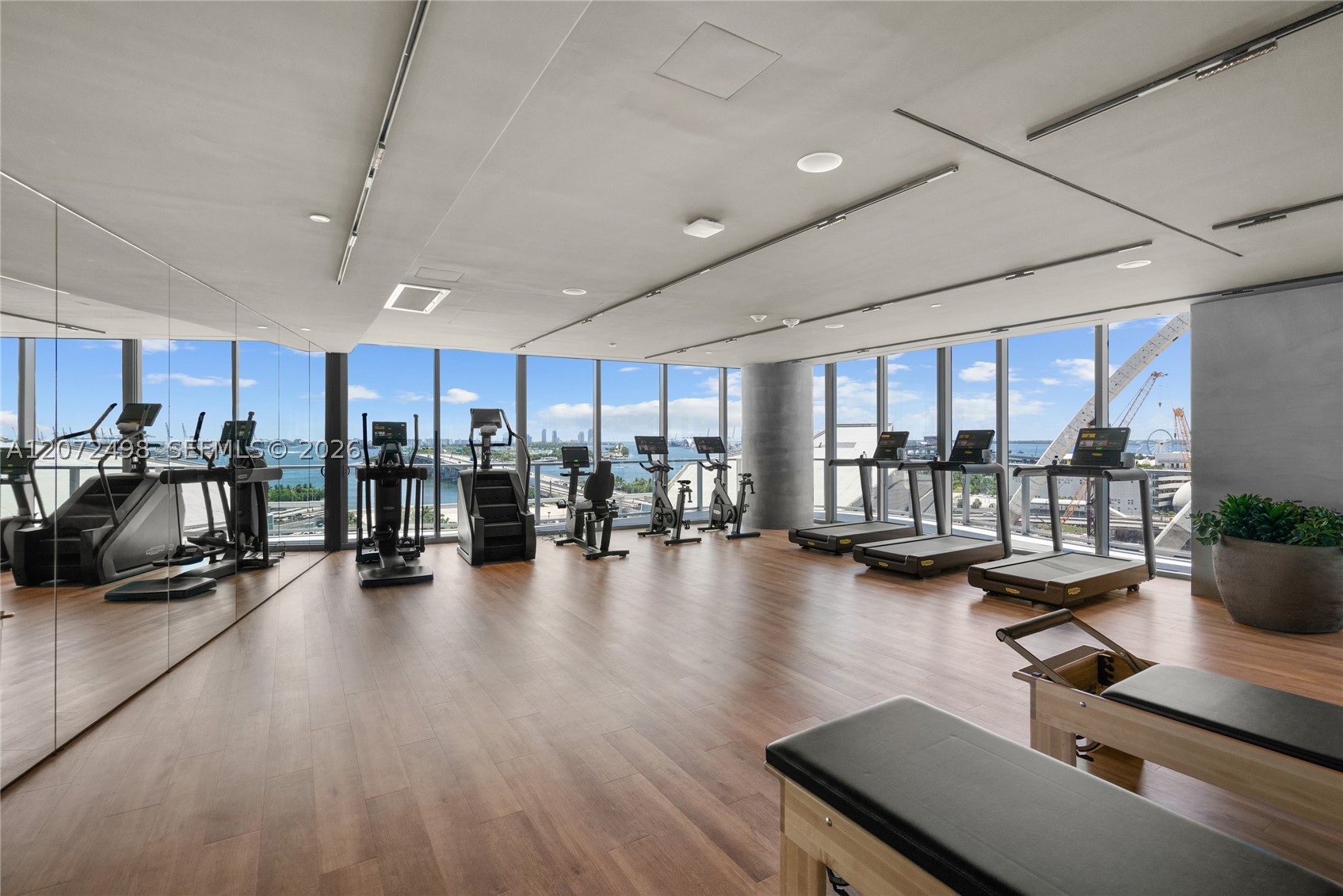 1400 Biscayne Blvd #4206 Miami, FL 33132