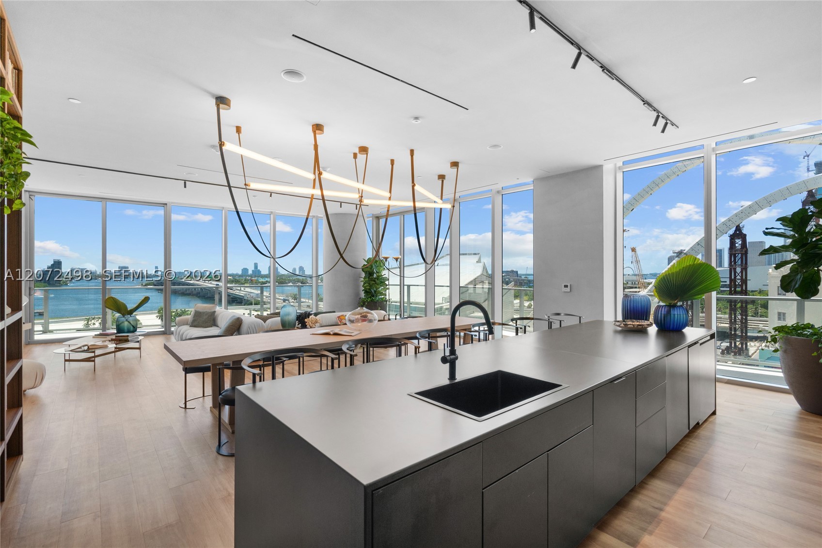 1400 Biscayne Blvd #4206 Miami, FL 33132
