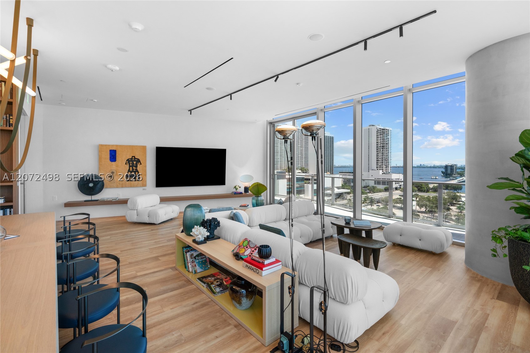 1400 Biscayne Blvd #4206 Miami, FL 33132