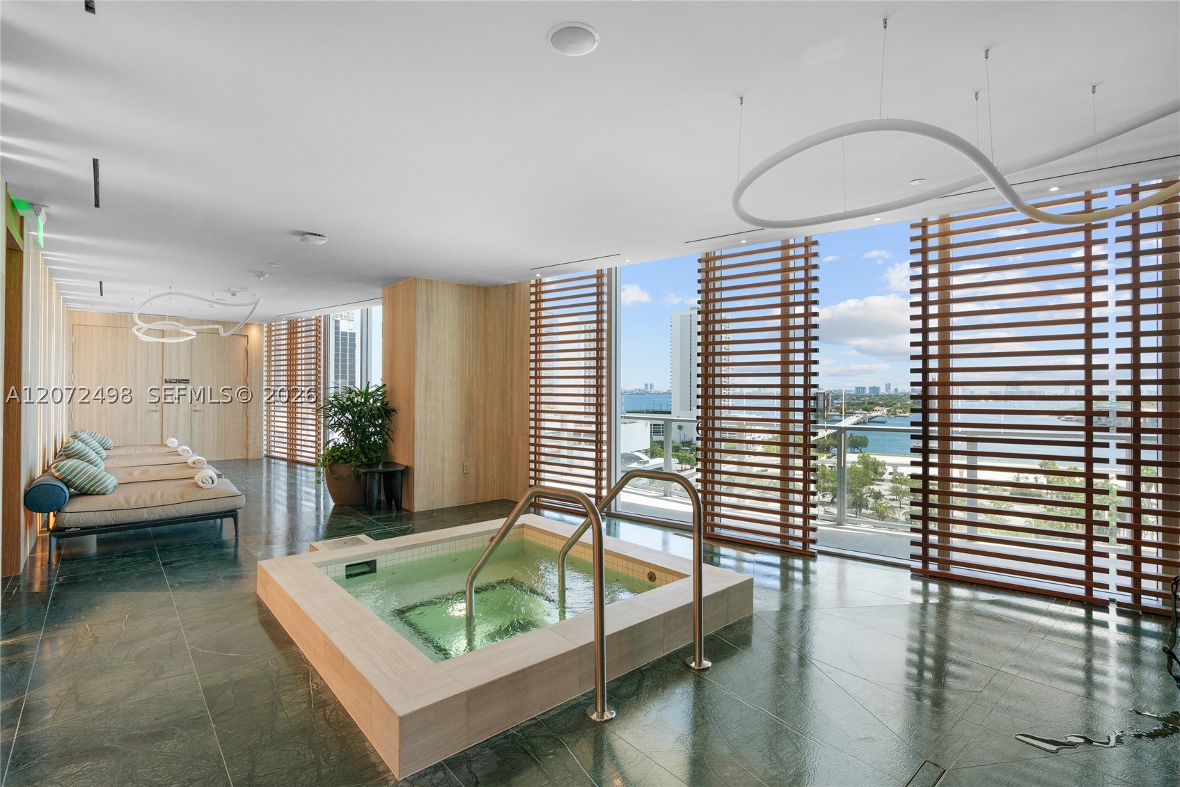 1400 Biscayne Blvd #4206 Miami, FL 33132