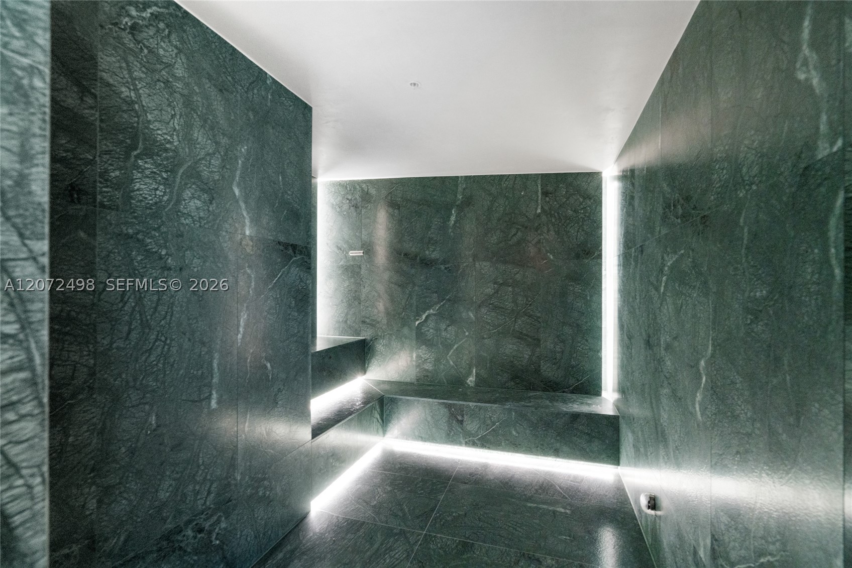 1400 Biscayne Blvd #4206 Miami, FL 33132
