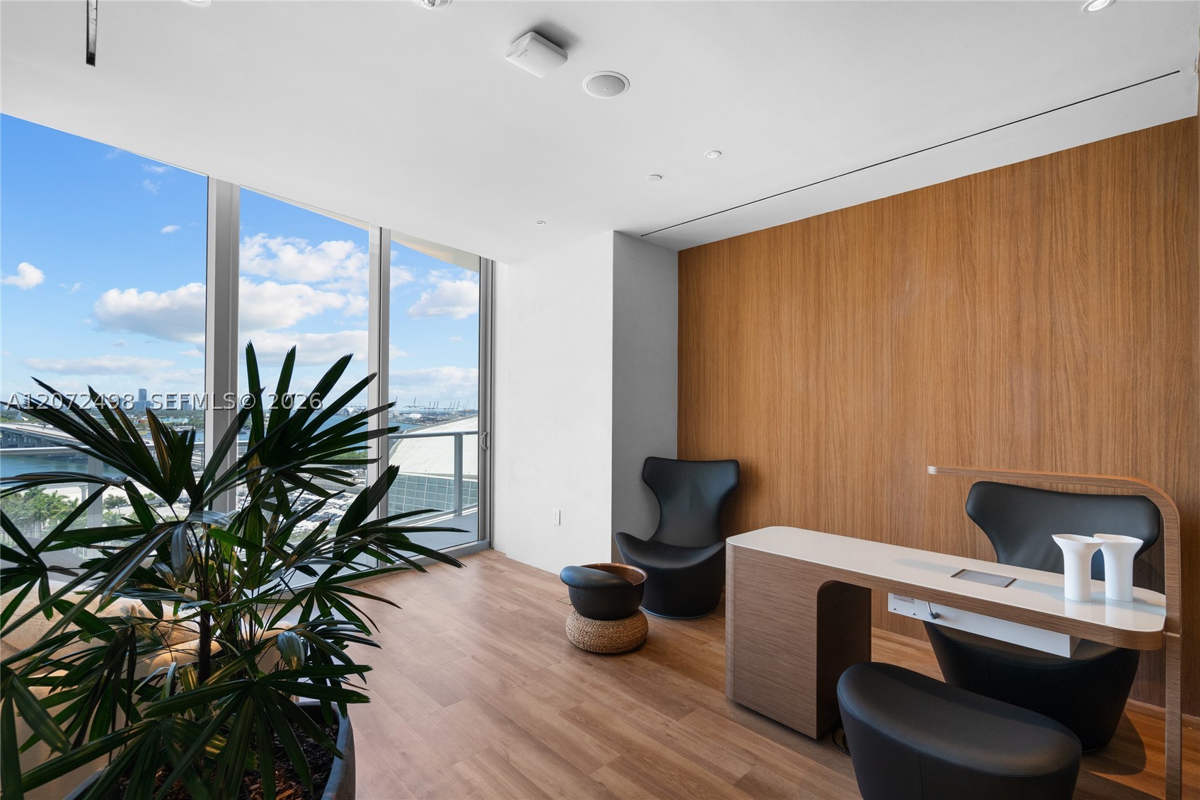 1400 Biscayne Blvd #4206 Miami, FL 33132