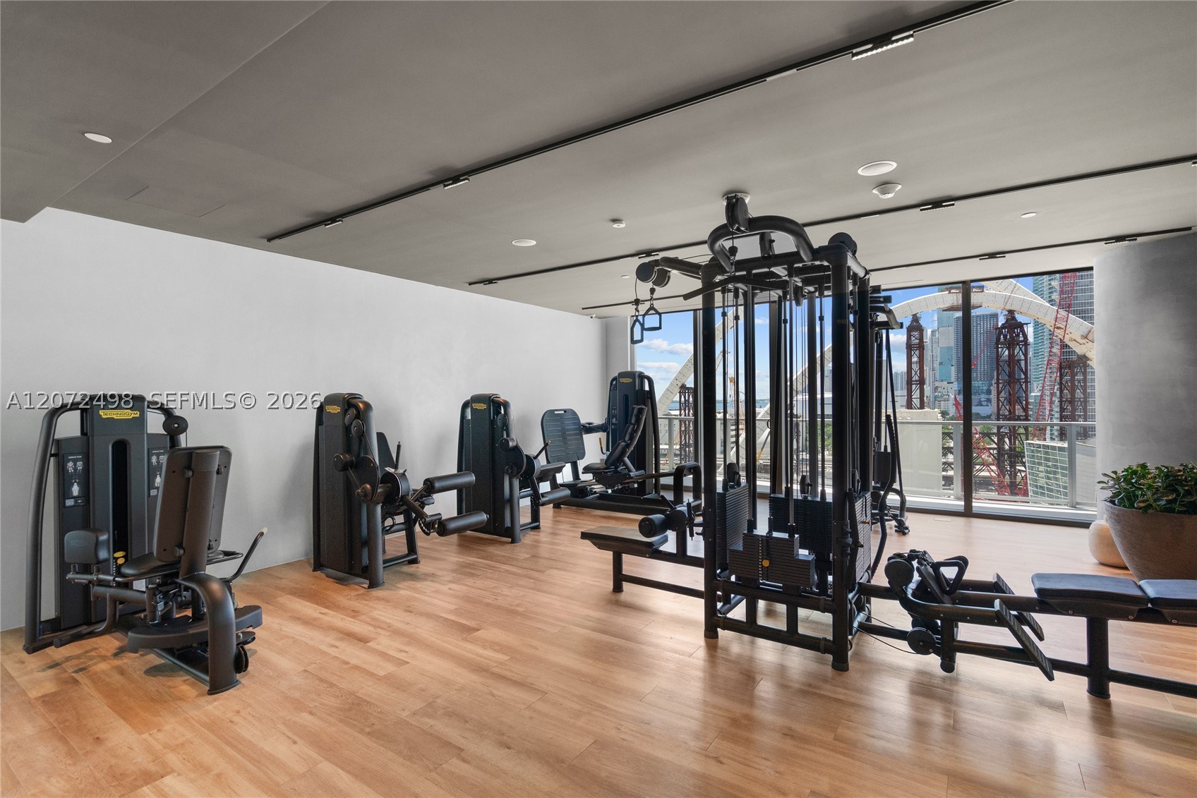 1400 Biscayne Blvd #4206 Miami, FL 33132
