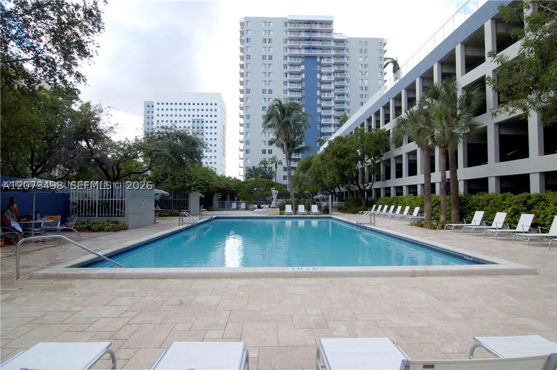 image Madison Downtown Condo18