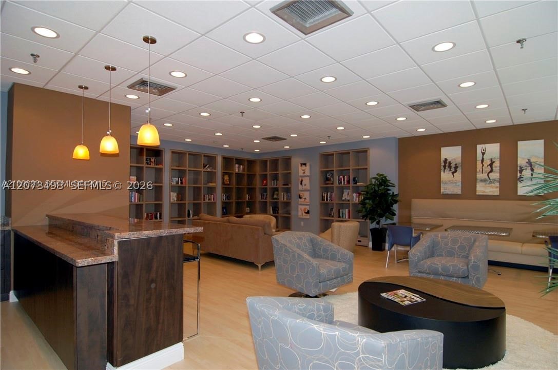 image Madison Downtown Condo26